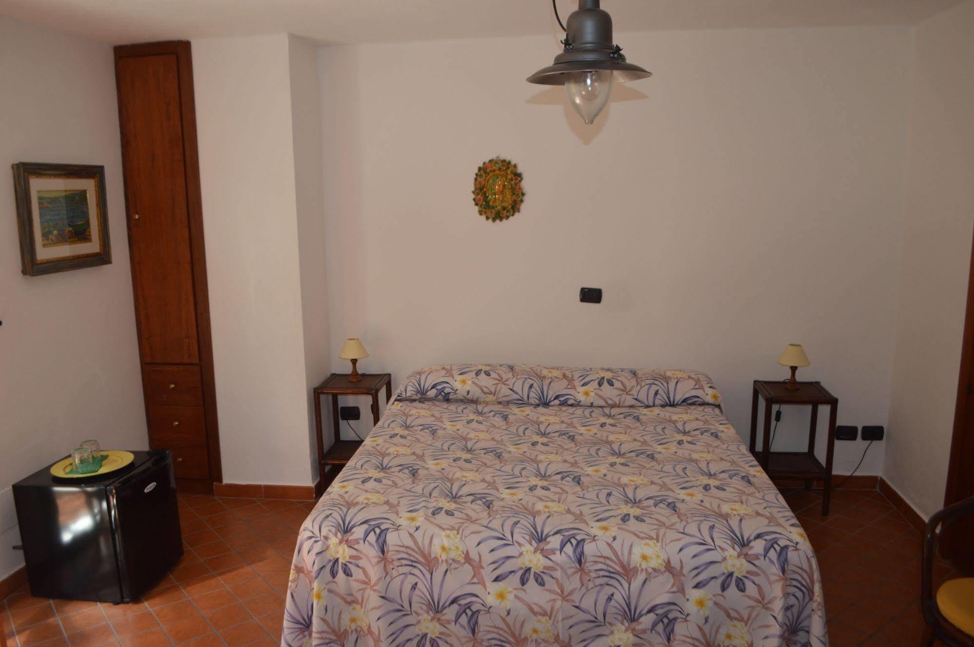 Le Piccole Grotte Bed and Breakfast Scilla Buitenkant foto